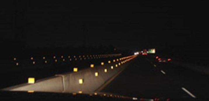 What are the Differences Between Guardrail and Barrier Wall Delineators?